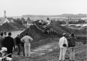 Erster Spatenstich 1. September 1971