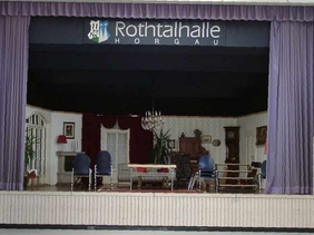 Bühne in der Mehrzweckhalle